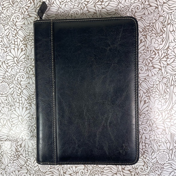Franklyn Covey Zipper around black binder - Picture 1 of 12